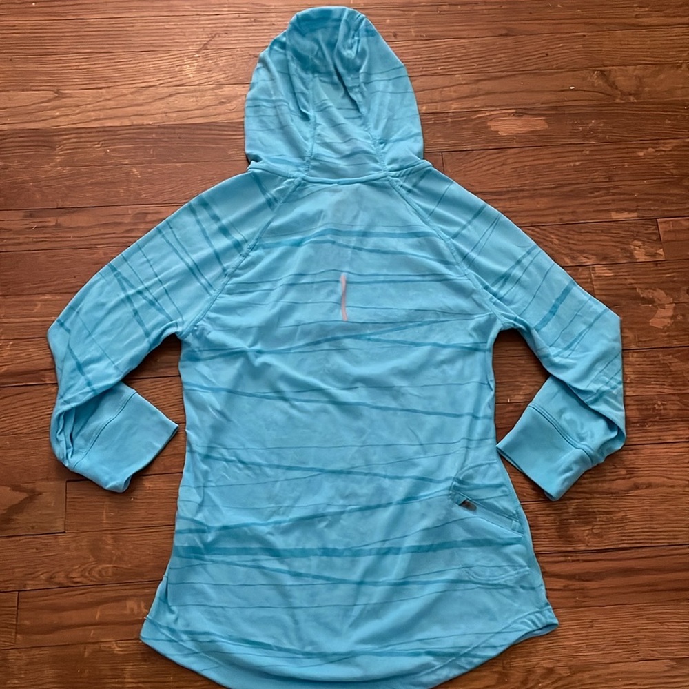 Nike Women’s Pullover - Picture 3 of 6